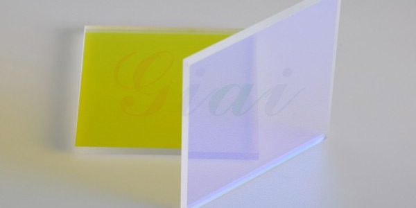 Blue-reflecting/red-green transmitting dichroic mirror