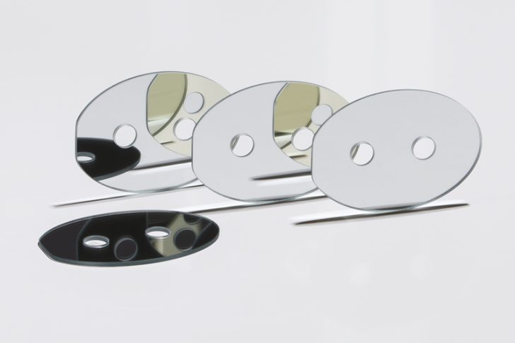 905nm Reflecting Mirror A 905 nm reflecting mirror is an optical component designed to efficiently reflect light at or near the wavelength of 905 nm, typically used in infrared (IR) applications. This wavelength is commonly associated with laser rangefinders, LiDAR systems, and communication technologies. Model: 905nm Reflecting MirrorSpecifications: CustomizedMaterial: Optical glass Contact U