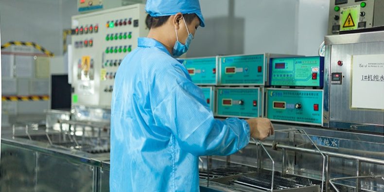 4 Methods for Cleaning Optical Filter Coatings